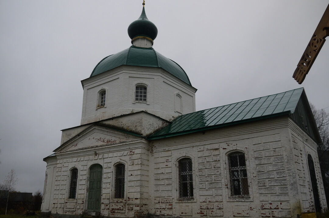 В селе Большие Дорки стоит Преображенская церковь